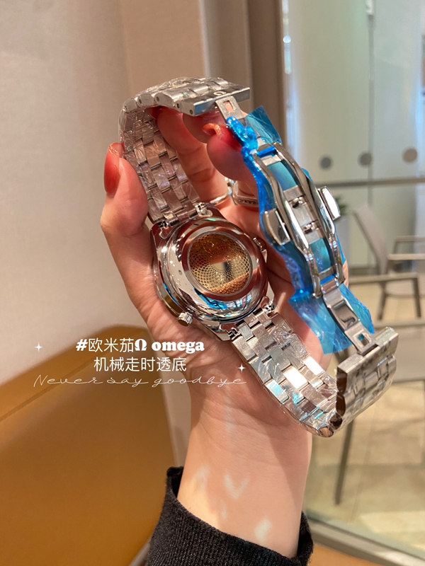 ブランド時計側面デザイン